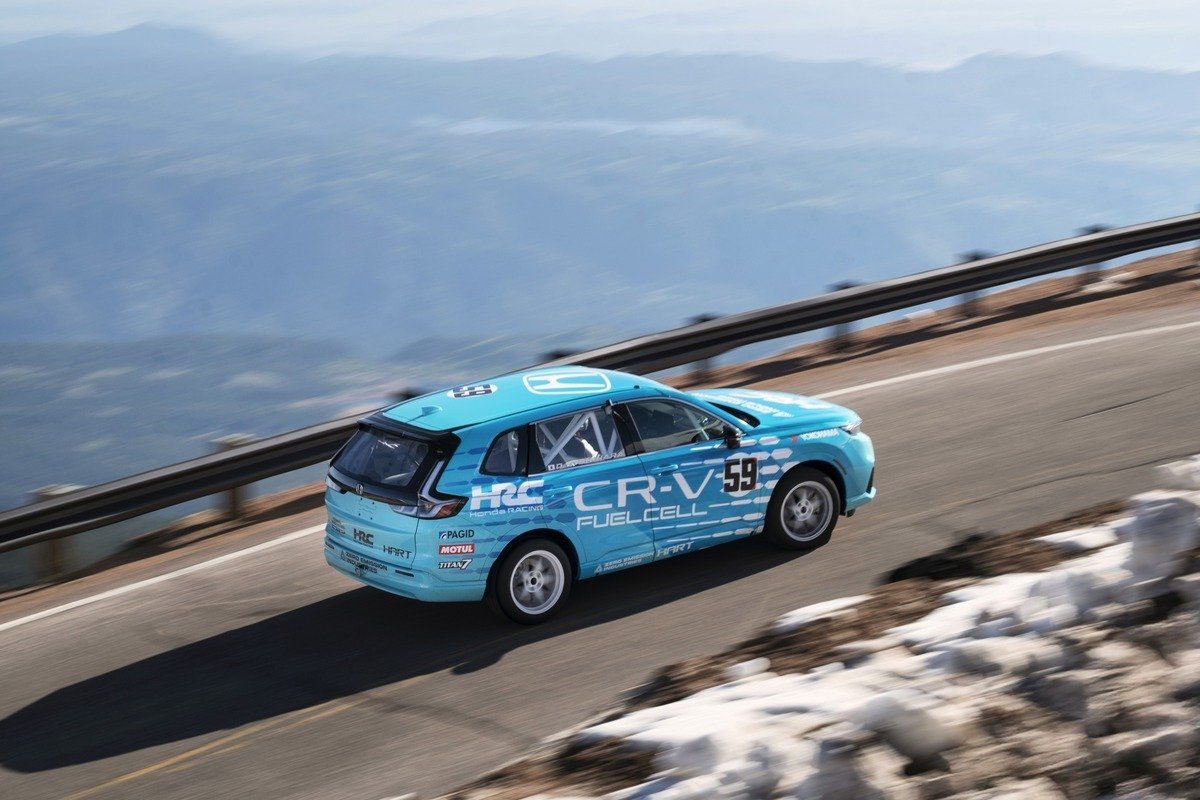 Honda CR-V e:FCEV Jadi Mobil Hidrogen Pertama di Pikes Peak
