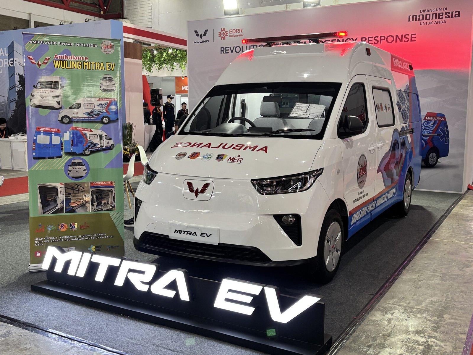 Wuling Mitra EV Ambulans Tampil di EDRR Indonesia 2025
