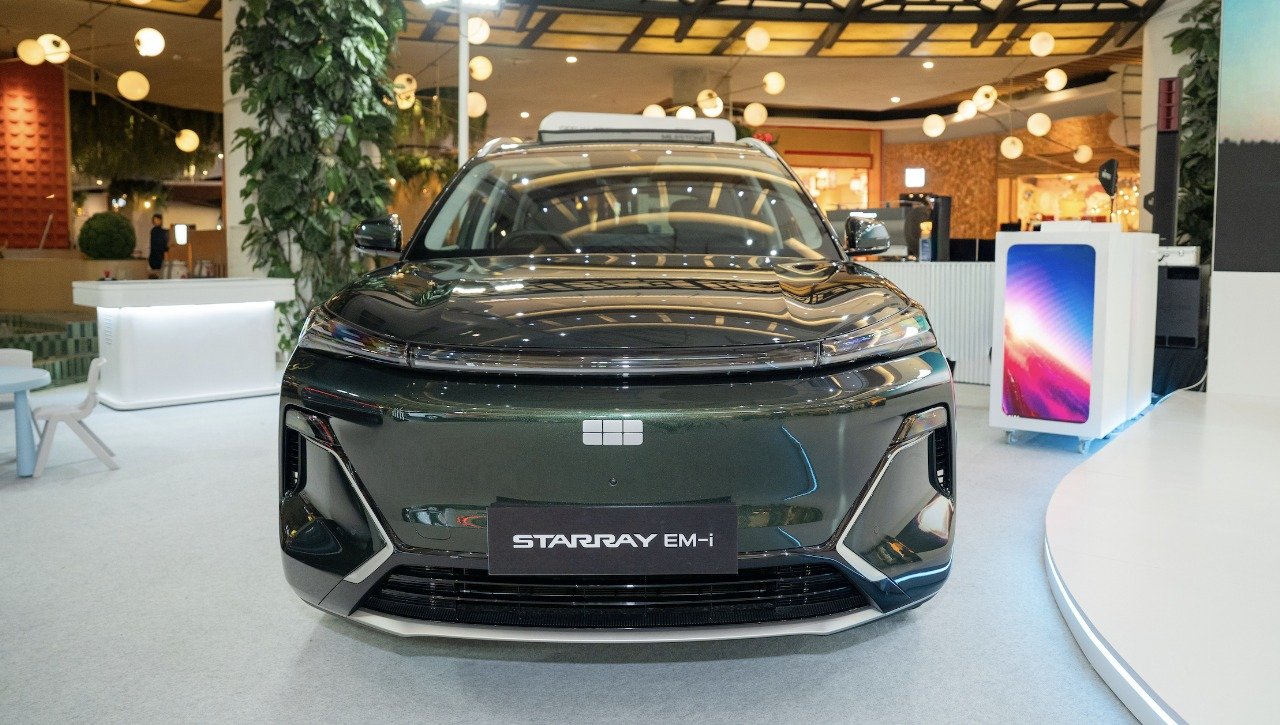 Geely Umumkan Harga Resmi Starray EM-i