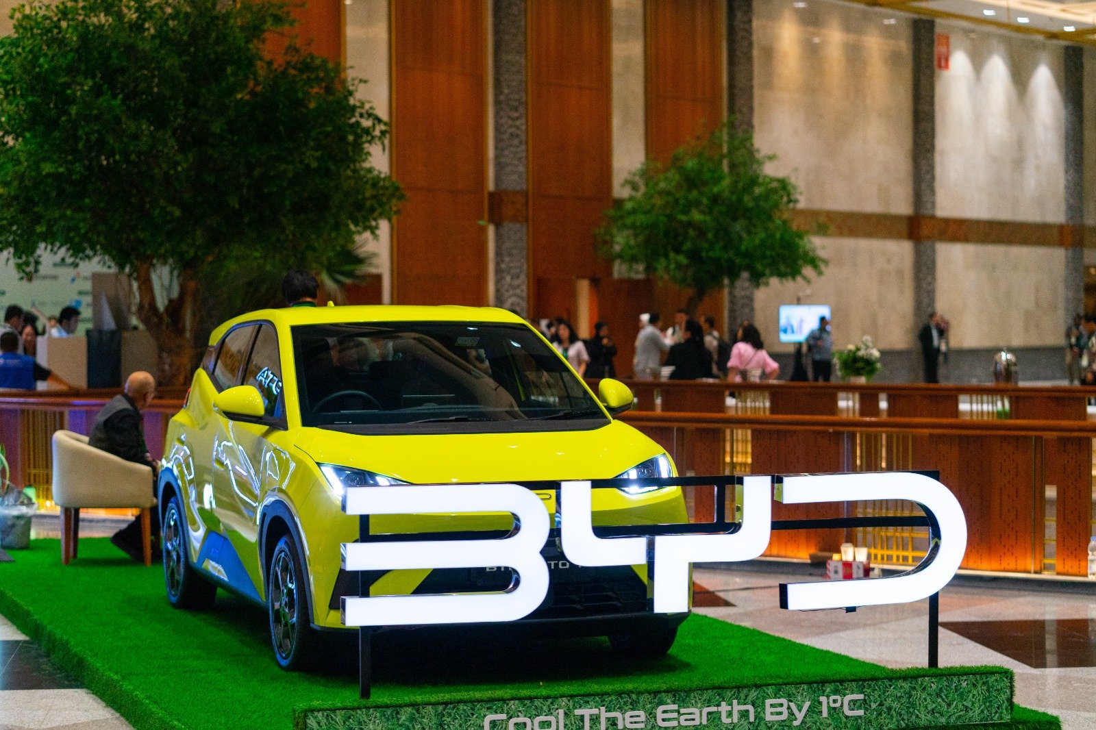 BYD Jadi Official Car Partner di Indonesia Infrastructure and Sustainability Forum 2025