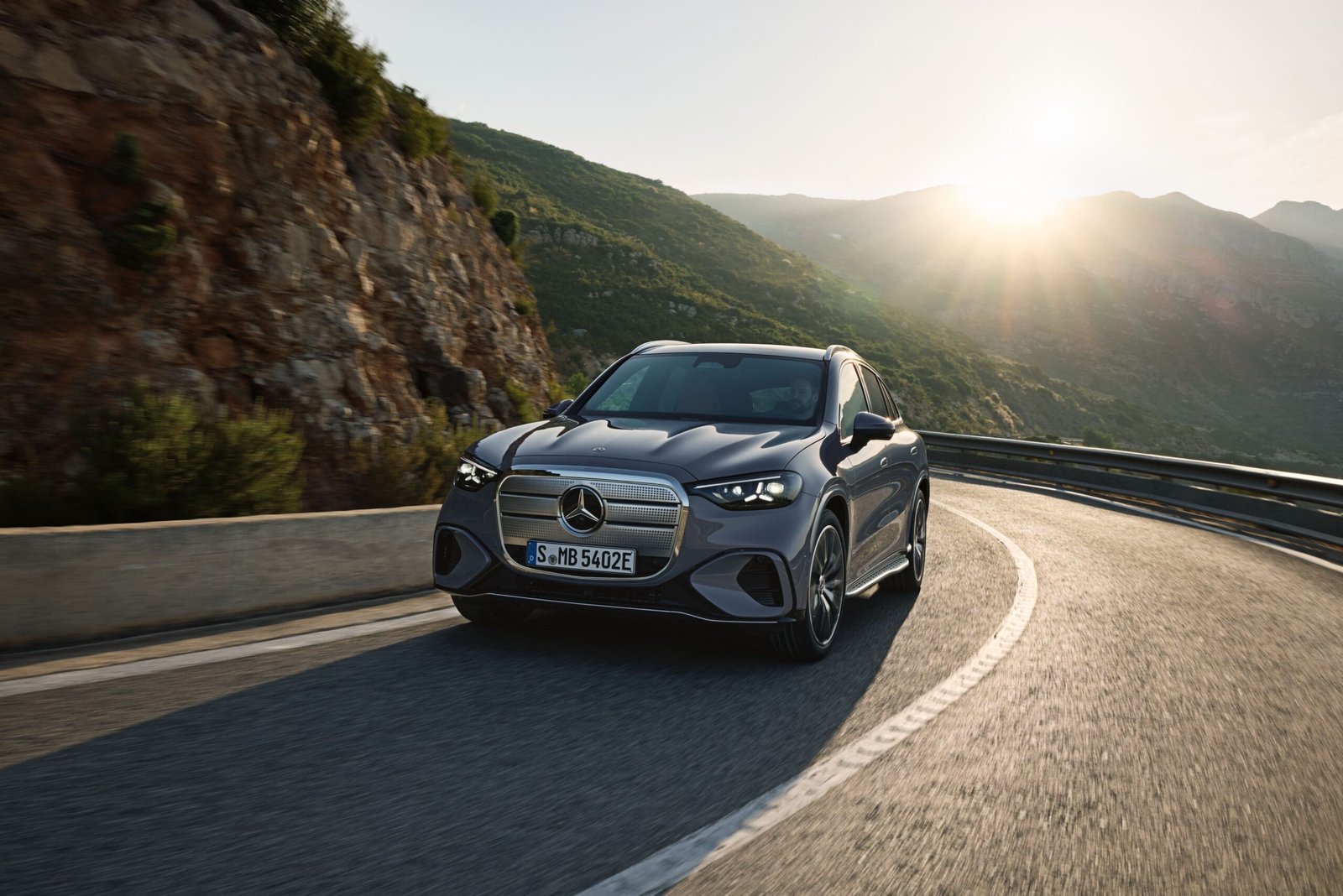 Mercedes-Benz GLC Electric Sabet Gelar German Premium Car of the Year 2027