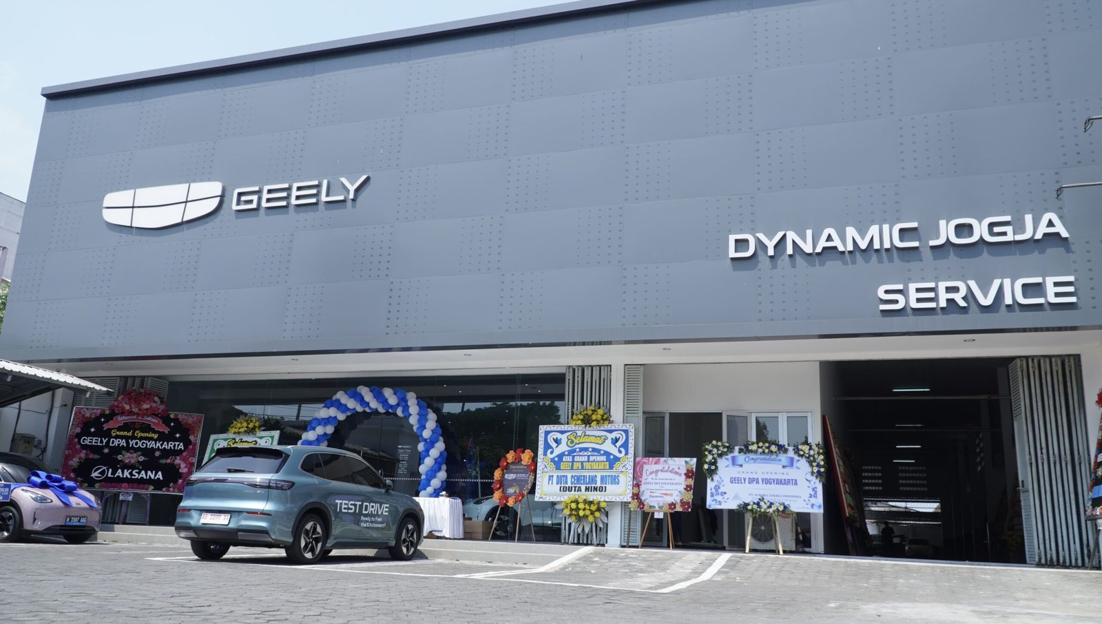 Geely Resmikan Dealer 3S Pertama di Yogyakarta