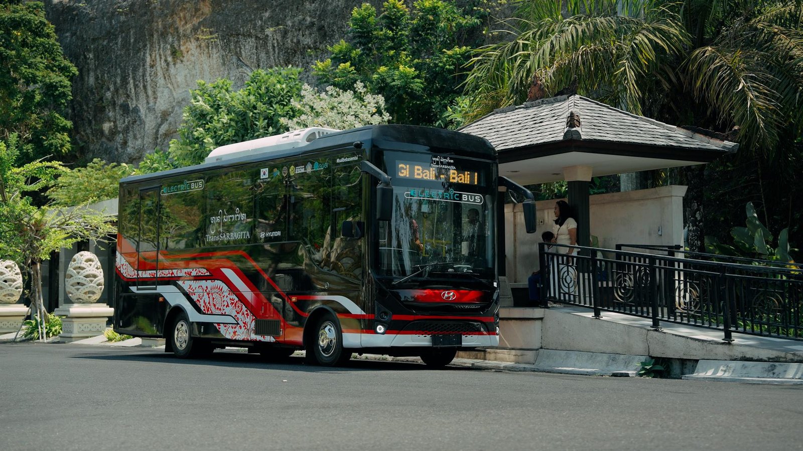Hyundai Motor Hadirkan Bus Listrik Pertama di Bali