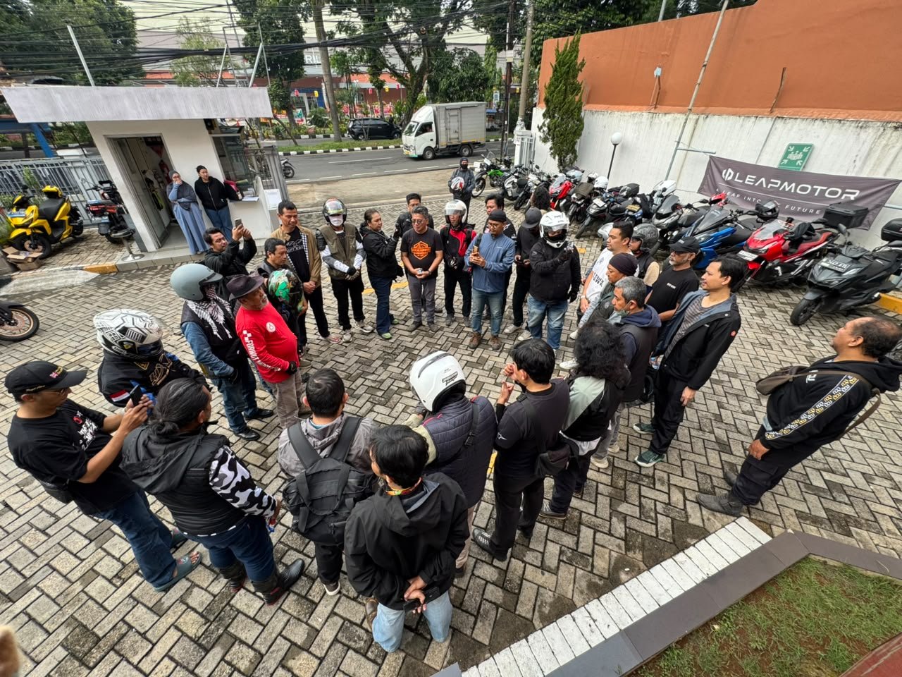 Komunitas Kompressor Pena Lakukan Touring Perdana ke Megamendung