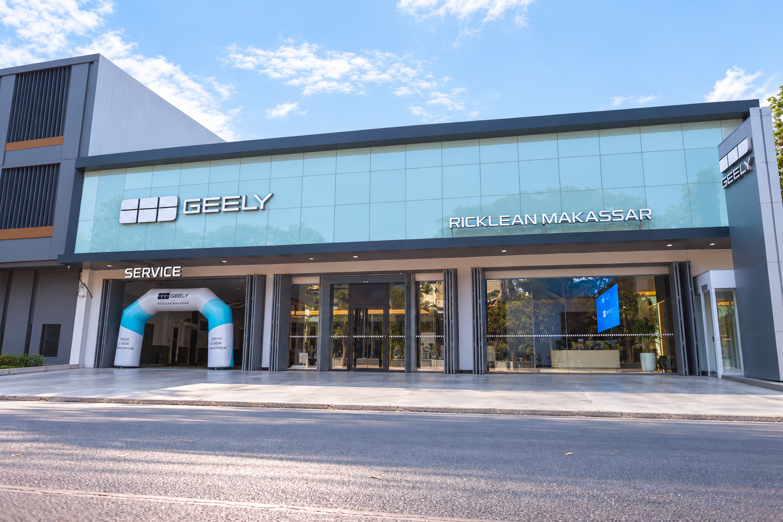 Geely Berekspansi ke Sulawesi dengan Resmikan Dealer 3S Pertama di Makassar