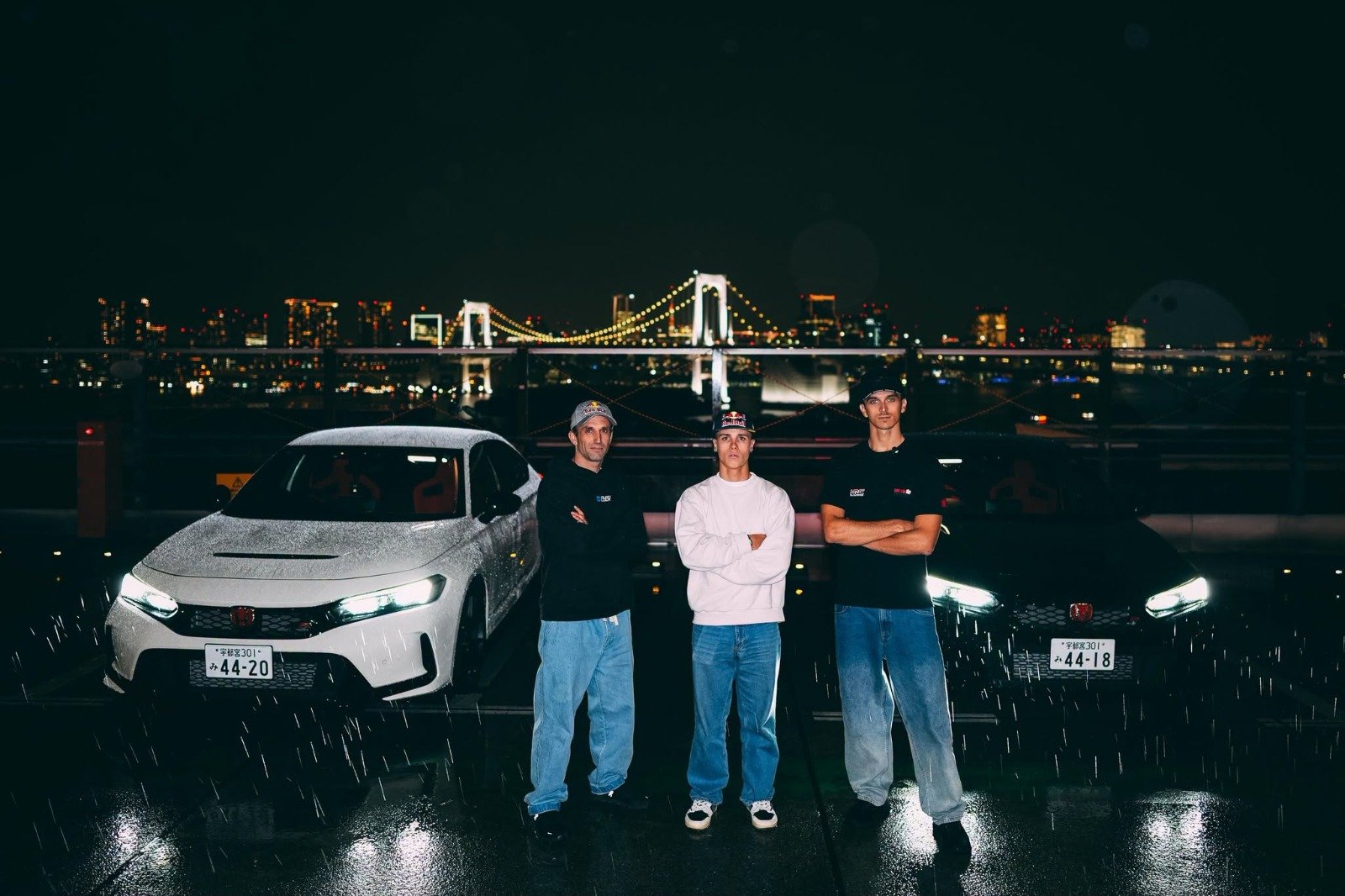 Tiga Pembalap MotoGP Nikmati Malam di Tokyo dengan Honda Civic Type R FL5