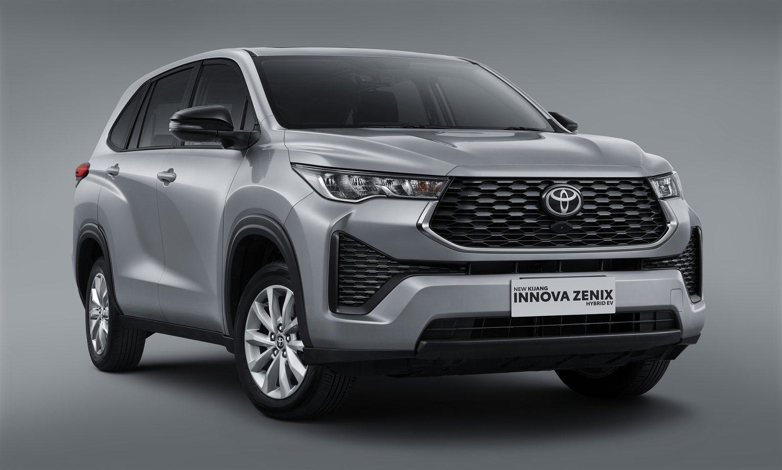 Daftar Harga Terbaru Toyota Kijang Innova Zenix Pasca Update Fitur